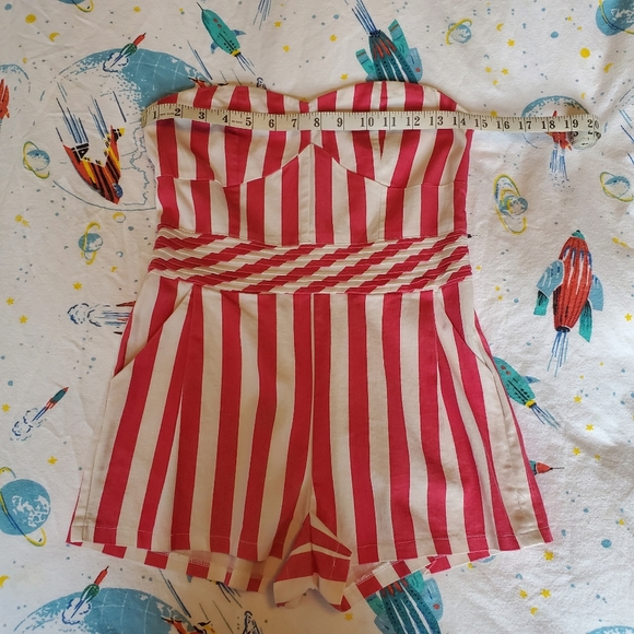 Super Cute Strapless Candy Striper Romper - Picture 4 of 13